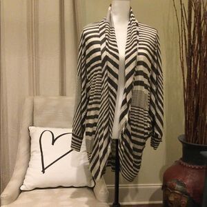 Cute Fluxus cardigan sweater 💗